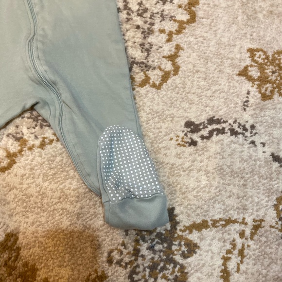 5/$10 O2 Baby Footie - Picture 2 of 3